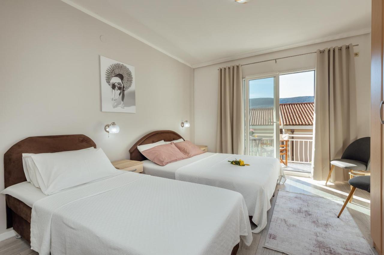 Apartmani Vico ヘルツェグ・ノヴィ エクステリア 写真