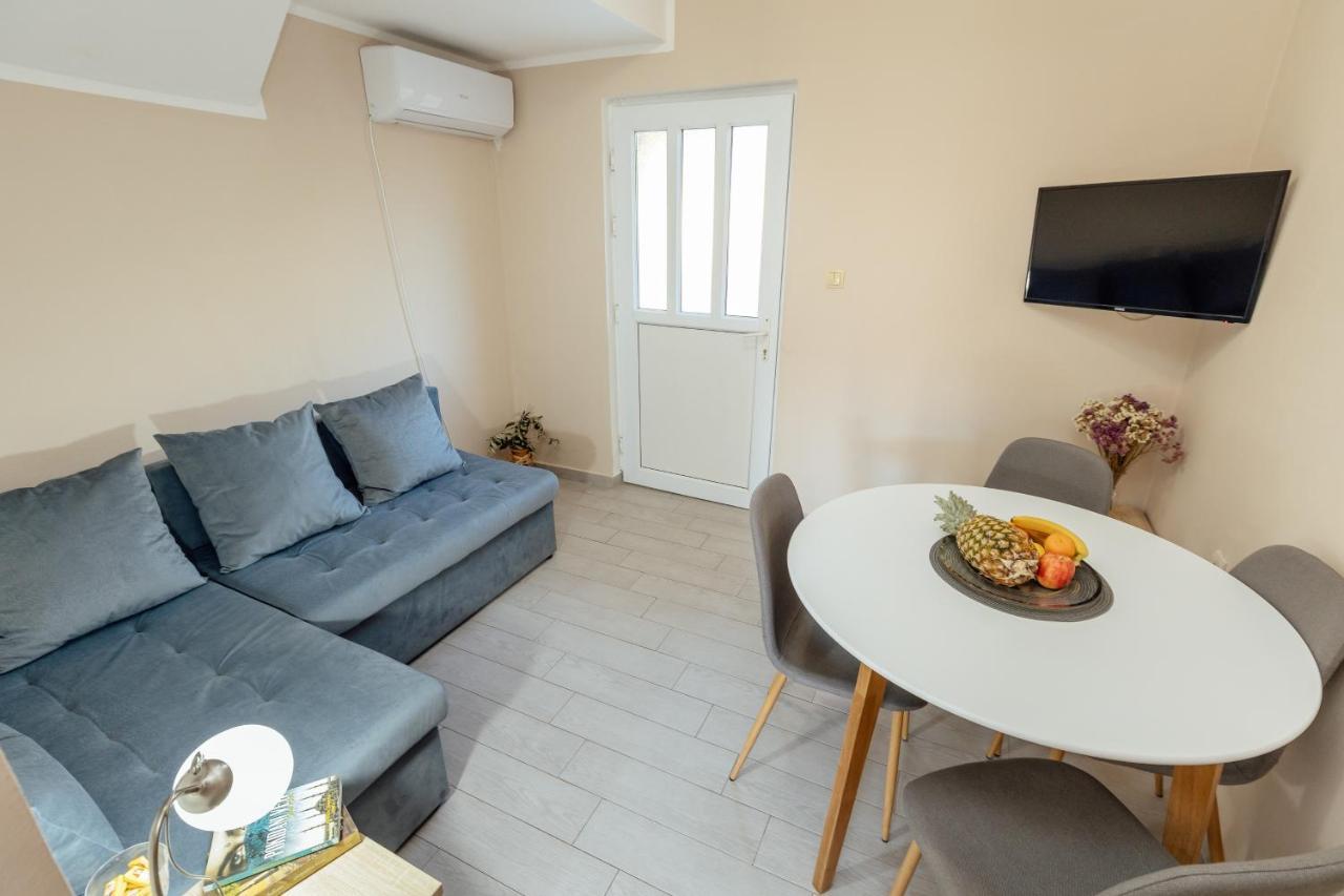 Apartmani Vico ヘルツェグ・ノヴィ エクステリア 写真