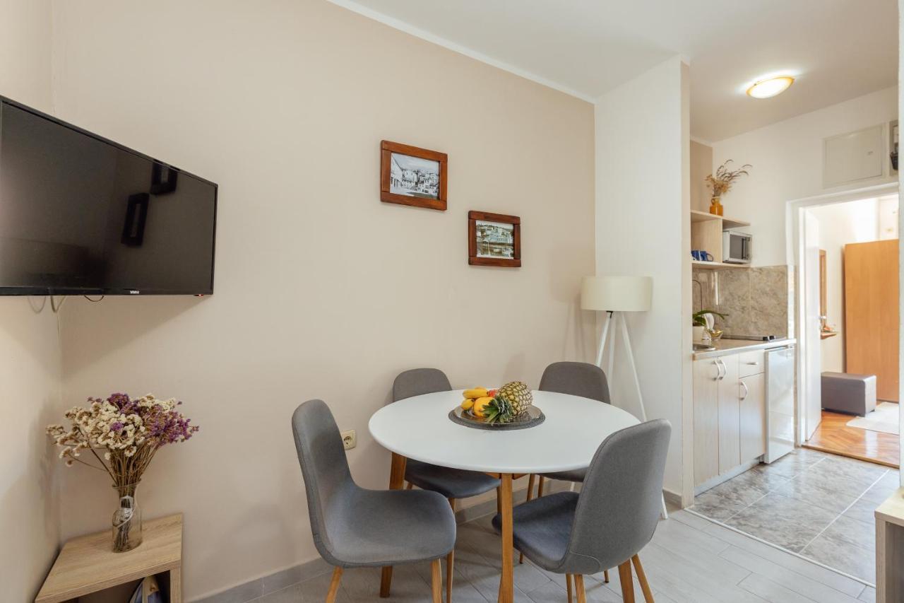Apartmani Vico ヘルツェグ・ノヴィ エクステリア 写真