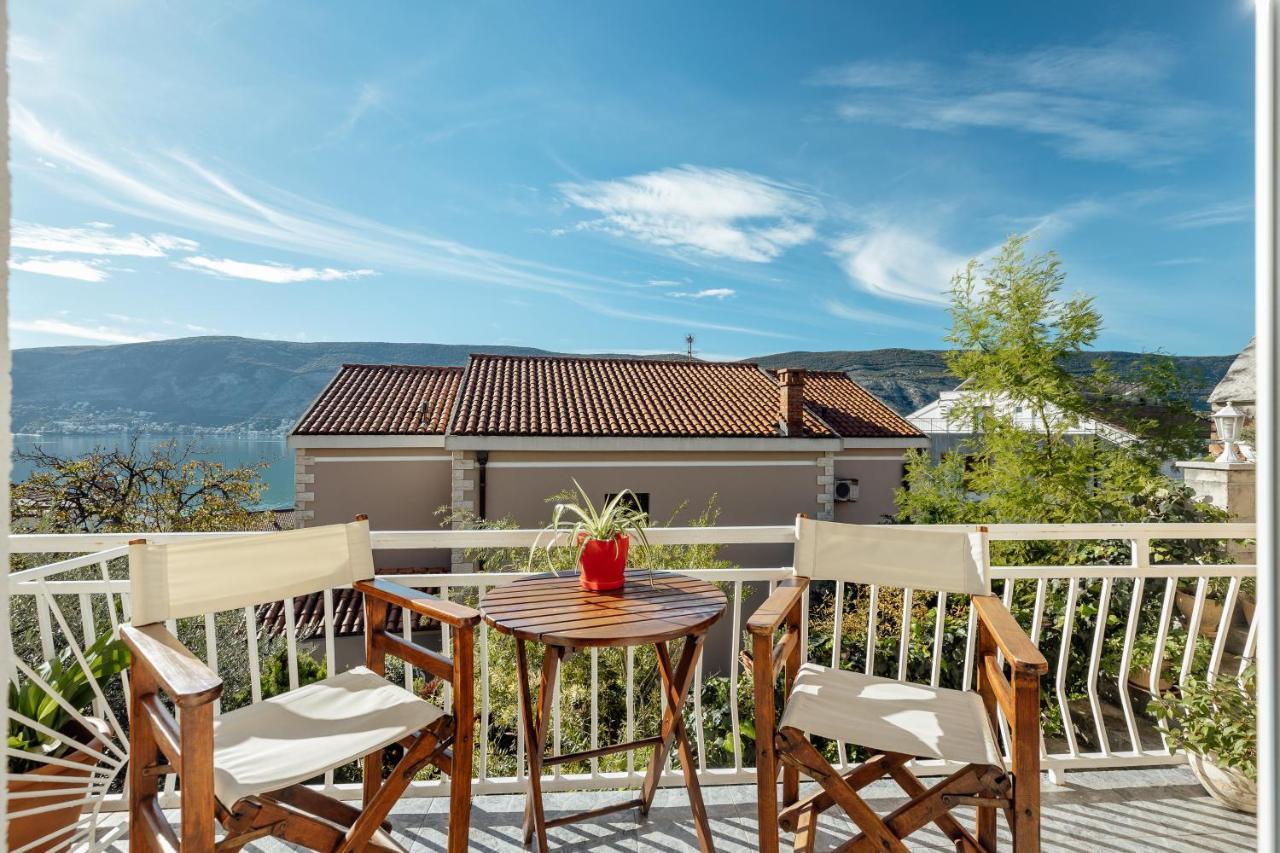 Apartmani Vico ヘルツェグ・ノヴィ エクステリア 写真